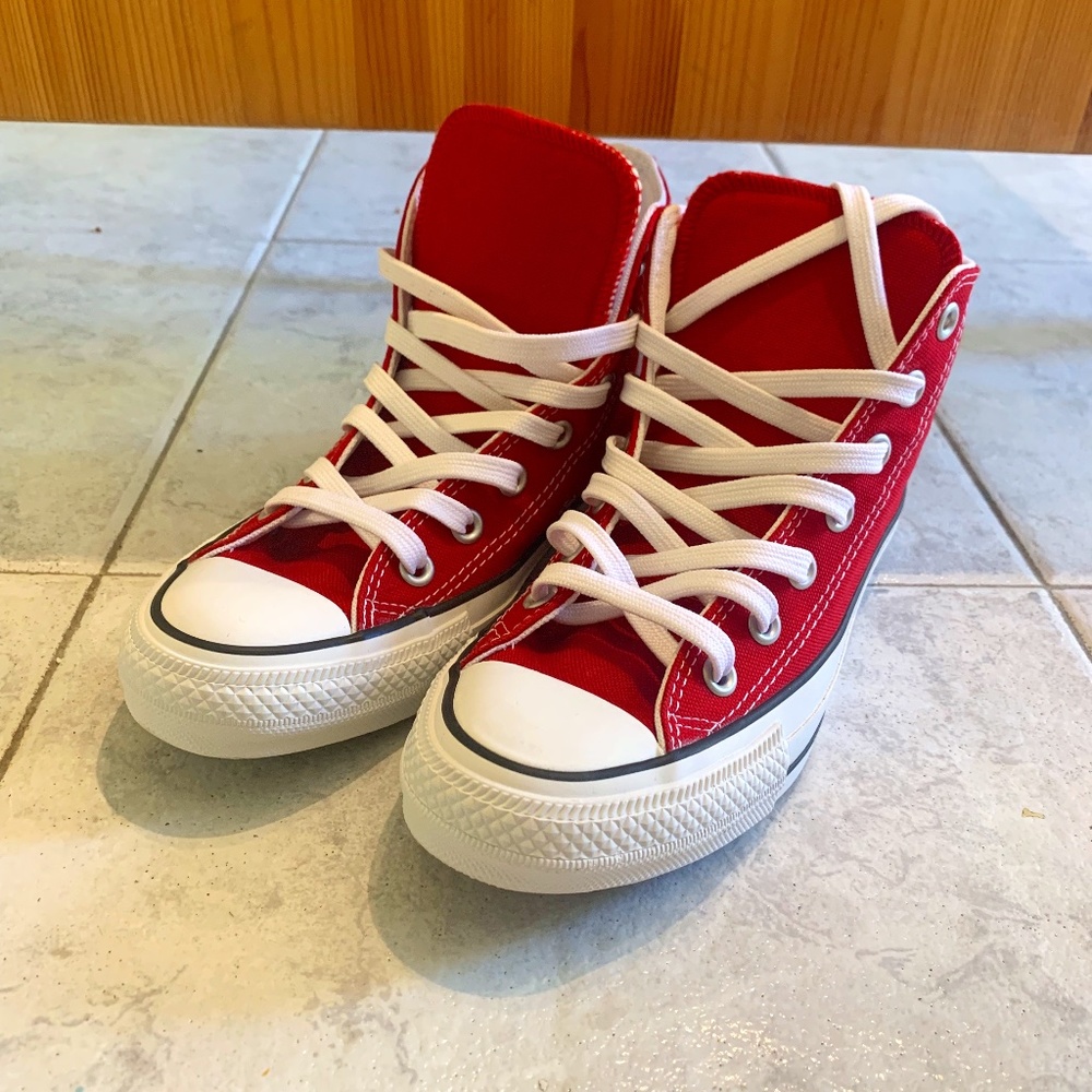 Brand New!  Converse Chuck Tayler Heritage Design Size 5 Women